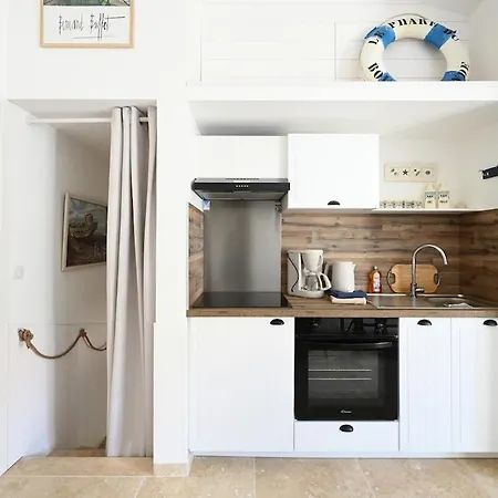 766 Amoremi - New Apartment, Heart Of Village *