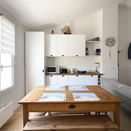 766 Amoremi - New Apartment, Heart Of Village Saint-Martin-de-Re