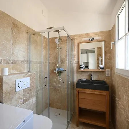Apartment 766 Amoremi - New Apartment, Heart Of Village Saint-Martin-de-Re
