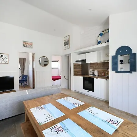 766 Amoremi - New Apartment, Heart Of Village Saint-Martin-de-Re